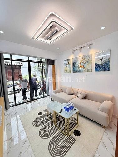 SIÊU PHẨM NHÀ ĐẸP FULL NỘI THẤT XỊN, HXH GẦN SÂN BAY, 2 TẦNG 2PN, SỔ A