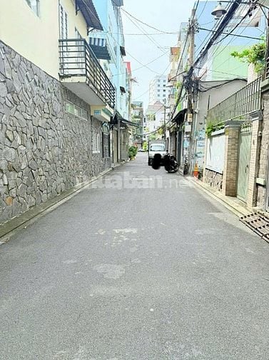 SIÊU PHẨM NHÀ ĐẸP FULL NỘI THẤT XỊN, HXH GẦN SÂN BAY, 2 TẦNG 2PN, SỔ A