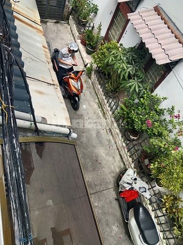 SIÊU PHẨM NHÀ ĐẸP FULL NỘI THẤT XỊN, HXH GẦN SÂN BAY, 2 TẦNG 2PN, SỔ A