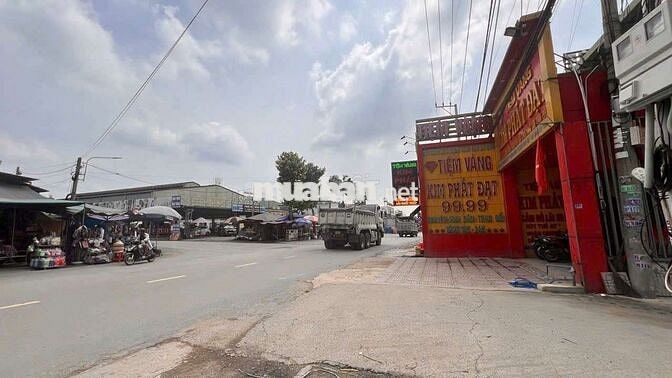 Bán đất mặt tiền D1 Chợ Quang Vinh 2