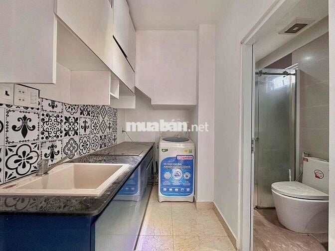 CHO THUÊ PHÒNG GIÁ RẺ CỬA SỔ LỚN MÁY GIẶT RIÊNG TRUNG TÂM QUẬN 3 T11