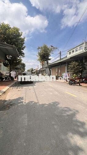 Bán đất mặt tiền D1 Chợ Quang Vinh 2