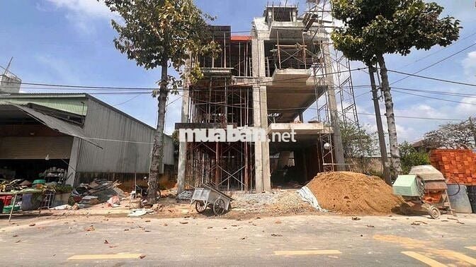 Bán đất mặt tiền D1 Chợ Quang Vinh 2