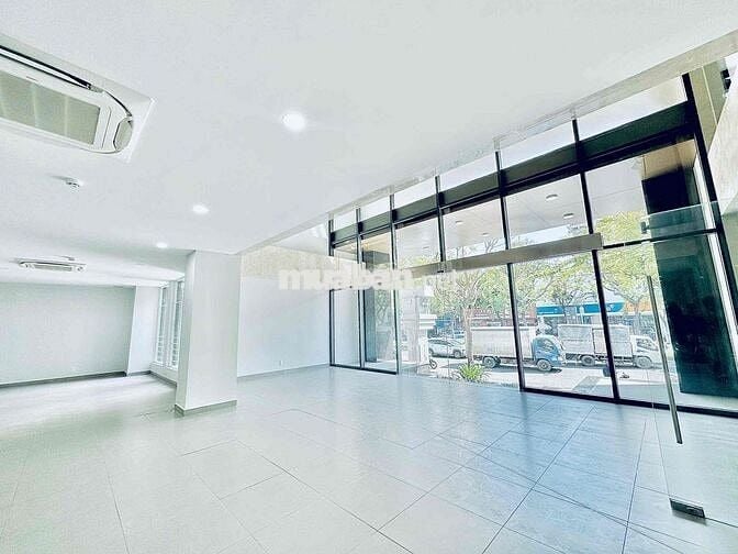 CHO THUÊ TOÀ BUILDING 1800m2 MỚI HOÀN CÔNG TẠI TRUNG TÂM QUẬN 1