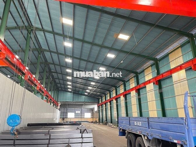 CHO THUÊ KHO XƯỞNG MẶT TIỀN QL 1A, BẾN LỨC 1400M2 GIÁ RẺ CÓ CẦU TRỤC