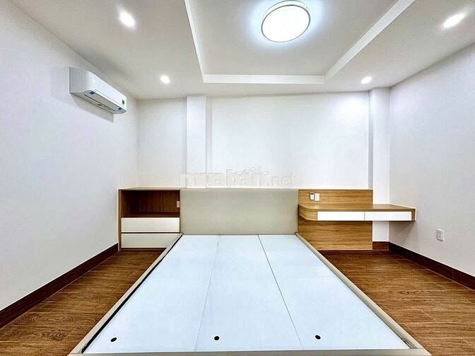 Nhà phố hẻm oto Nguyễn Thượng Hiền