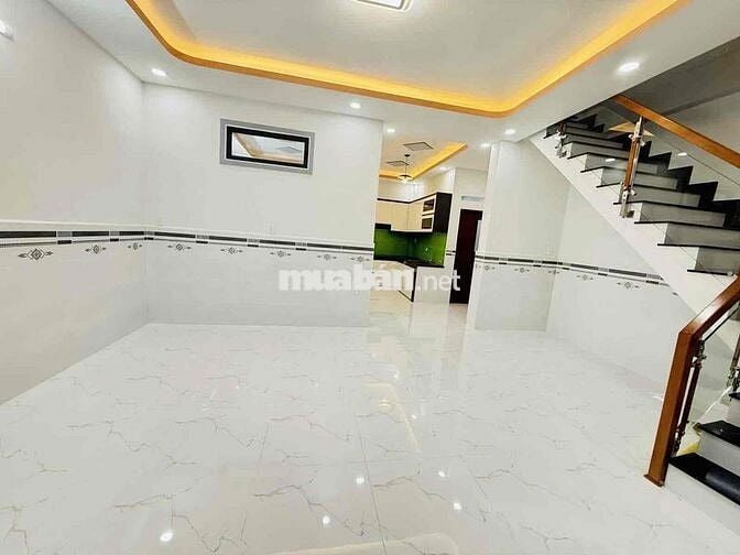 Lạc Long Quân - 6 x 10 - 2 tầng BTCT - 3PN - hoàn công đủ - 5 tỷ 5 TL