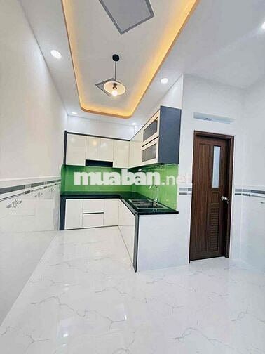 Lạc Long Quân - 6 x 10 - 2 tầng BTCT - 3PN - hoàn công đủ - 5 tỷ 5 TL