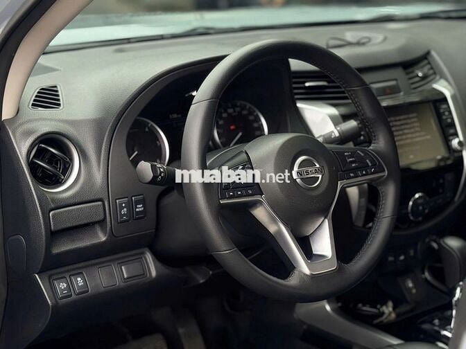 Nissan Navara 2023 VL Xám Đã Chạy 24.000 Km