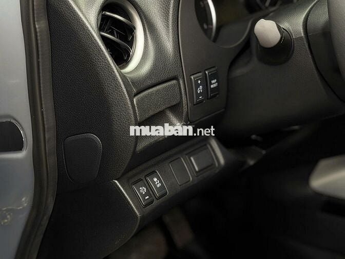 Nissan Navara 2023 VL Xám Đã Chạy 24.000 Km