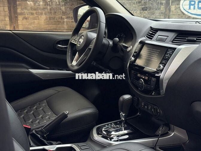 Nissan Navara 2023 VL Xám Đã Chạy 24.000 Km