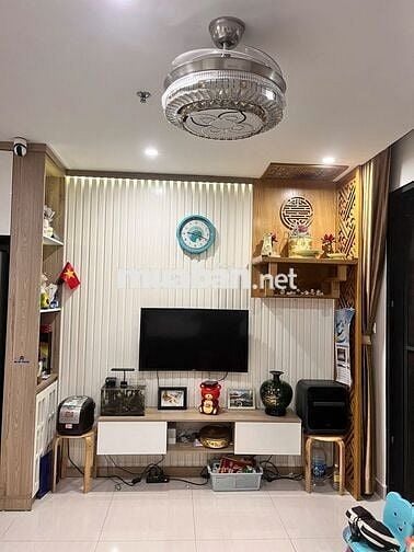 Chính chủ bán căn góc 2PN+,2WC, DT 70m,full đồ,tầng trung giá 4,39tỷ.