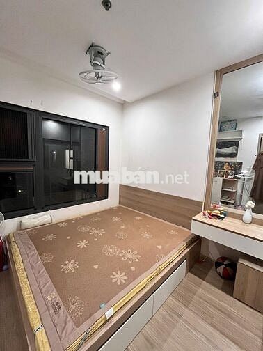 Chính chủ bán căn góc 2PN+,2WC, DT 70m,full đồ,tầng trung giá 4,39tỷ.