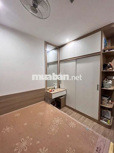 Chính chủ bán căn góc 2PN+,2WC, DT 70m,full đồ,tầng trung giá 4,39tỷ.