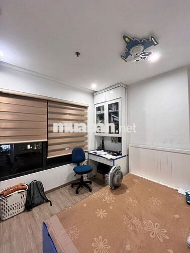 Chính chủ bán căn góc 2PN+,2WC, DT 70m,full đồ,tầng trung giá 4,39tỷ.