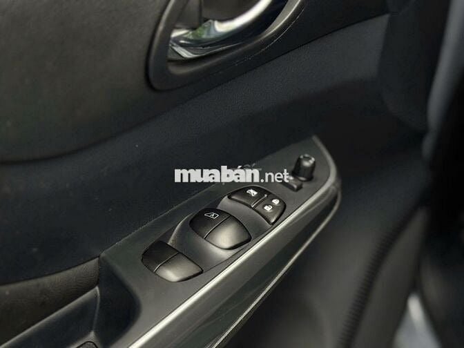 Nissan Navara 2023 VL Xám Đã Chạy 24.000 Km