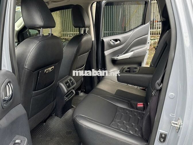 Nissan Navara 2023 VL Xám Đã Chạy 24.000 Km