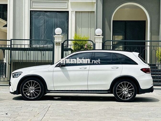 Mercedes glc200 4MATIC sx2021 - 22888 miles zin