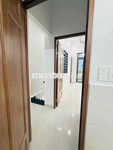 Lạc Long Quân - 6 x 10 - 2 tầng BTCT - 3PN - hoàn công đủ - 5 tỷ 5 TL