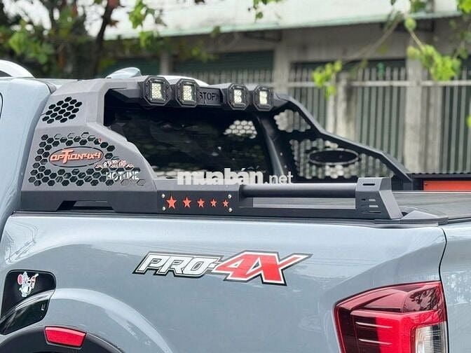 Nissan Navara 2023 VL Xám Đã Chạy 24.000 Km