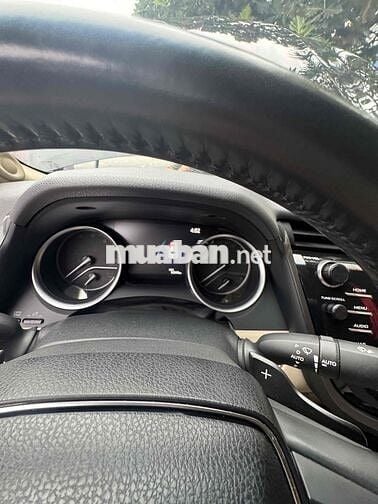 Toyota Camry 2021 2.5Q - 82000 km