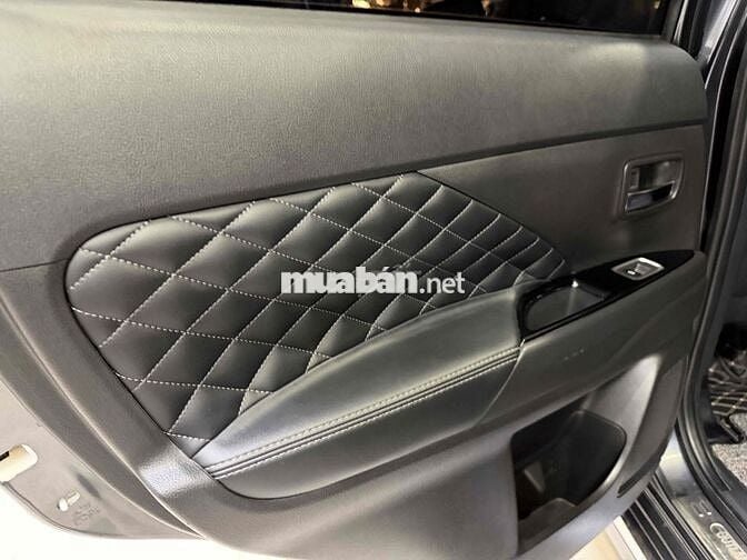 Mitsubishi Outlander 2024 Premium 2.0 CVT - 20000