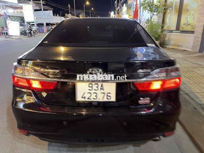 Toyota Camry 2017 2.0E Màu đen Sang trọng