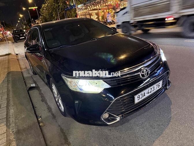 Toyota Camry 2017 2.0E Màu đen Sang trọng