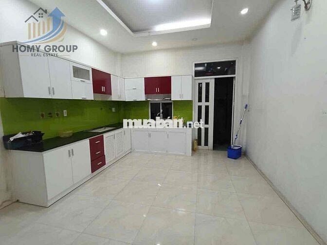 CÁCH MẶT TIỀN 2 CĂN NHÀ 3 LẦU 4PN 5WC ĐƯỜNG 8 LINH XUÂN-LÀNG ĐẠI HỌC