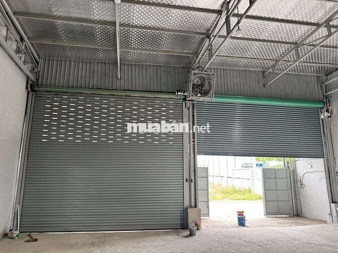 Nhà xưởng có sẵn vp + nhà trêt lầu .dtsd 500 .dg xe công, sẵn điện 3p