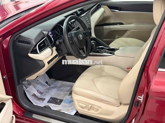 Toyota Camry 2021 2.5Q  32000 km full lịch sữ hãng