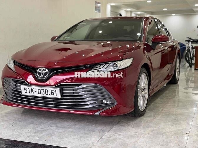 Toyota Camry 2021 2.5Q  32000 km full lịch sữ hãng