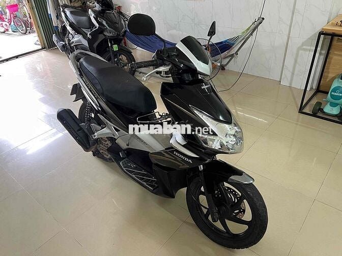 nhà dư cần bán xe Honda Air Blade 2010 FI