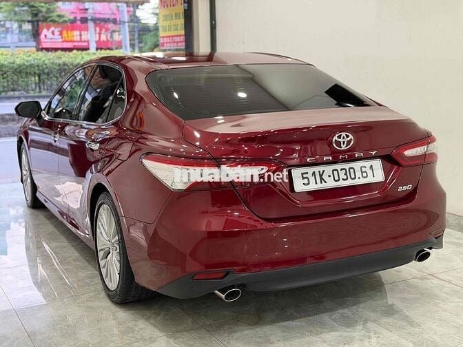 Toyota Camry 2021 2.5Q  32000 km full lịch sữ hãng