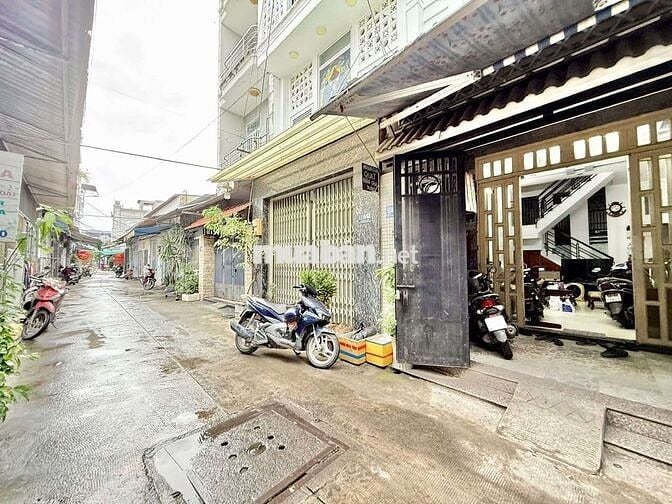 NHÀ 3 TẦNG HẺM XE HƠI KHU VỰC AN NINH GẦN CHỢ  NHÀ THỜ GIÁP GÒ VẤP