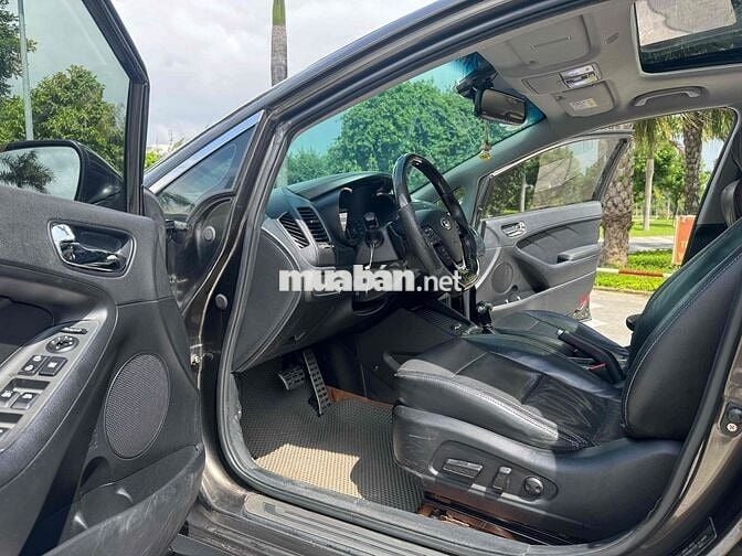 Cần bán  Kia K3 2013 1.6 AT - 140000 km