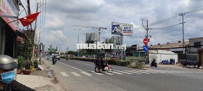 Nhà vườn 270m² nở hậu đẹp, Hẻm xe tải, Sát QL13, Giá chỉ 8.x tỷ TLCC