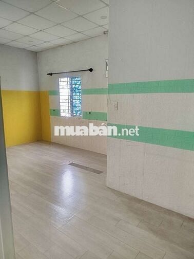 nhà cho thuê hơn 100m2 gần chợ đầu mối