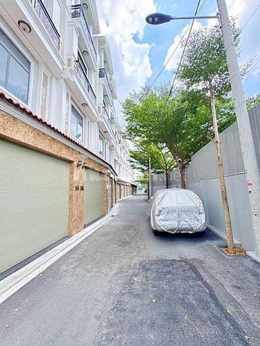 BÁN GẤP NHÀ 4 TẦNG VIEW SÔNG SG, CÁCH QL13 200M, CÓ CÔNG VIÊN, SHR