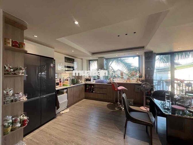 GIA ĐÌNH CẦN BÁN CĂN NHÀ LÔ GÓC 7 TẦNG CỰC ĐẸP KHU PHÂN LÔ VŨ HỮU – TH