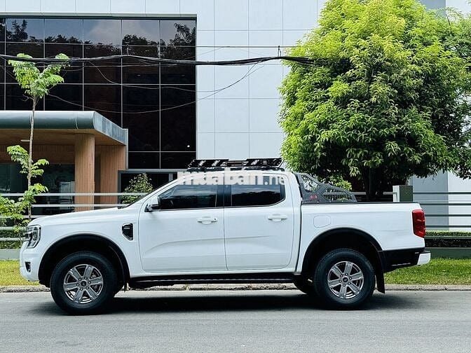 FORD RANGER XLT 2 CẦU SỐ TỰ ĐỘNG MODEL 2023