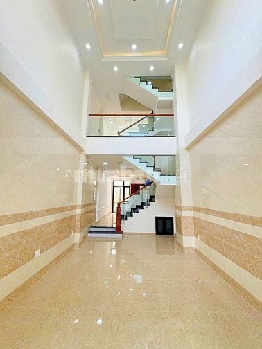 BÁN GẤP NHÀ 4 TẦNG VIEW SÔNG SG, CÁCH QL13 200M, CÓ CÔNG VIÊN, SHR