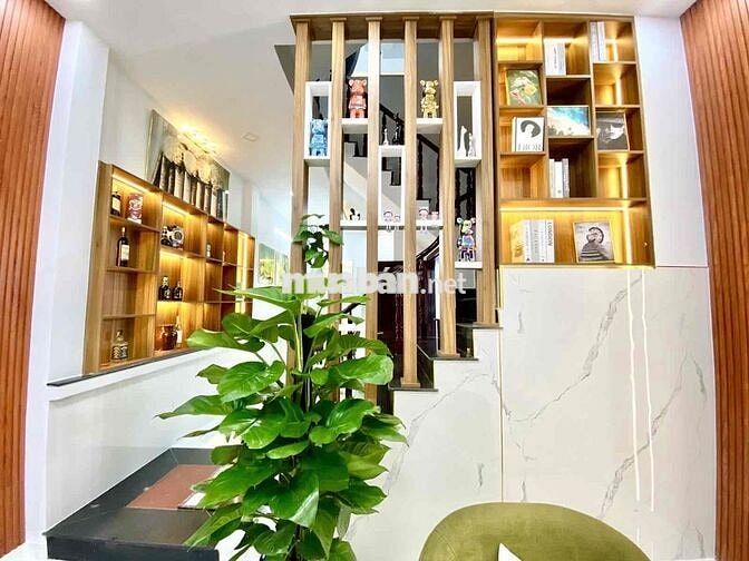 Chinh Chủ Gấp Bán Nhà Hẻm Xe Hơi Thới An -Q12 4 Tầng Vào ở ngay .