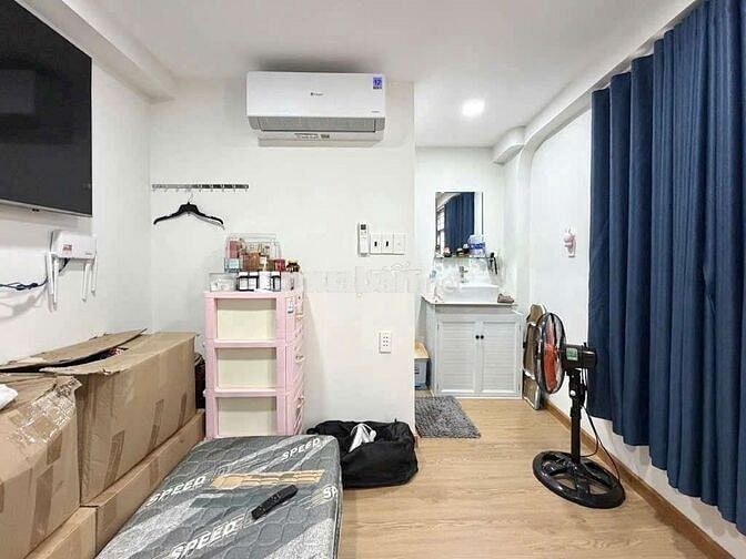 Nhà 4 tầng gần trường sa vòng xoay điện Biên phủ