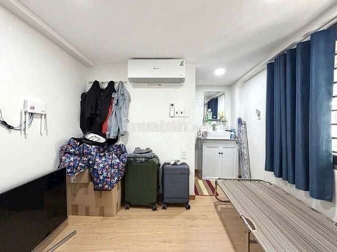 Nhà 4 tầng gần trường sa vòng xoay điện Biên phủ