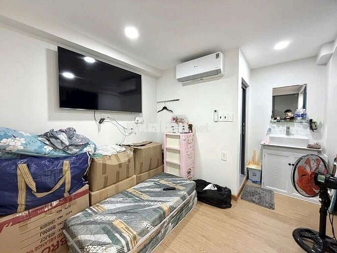 Nhà 4 tầng gần trường sa vòng xoay điện Biên phủ