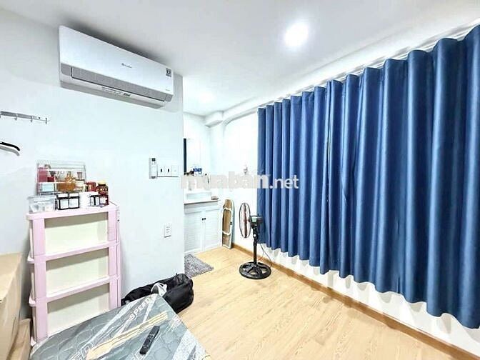 Nhà 4 tầng gần trường sa vòng xoay điện Biên phủ