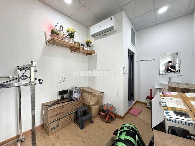 Nhà 4 tầng gần trường sa vòng xoay điện Biên phủ