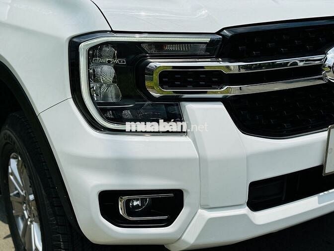 FORD RANGER XLT 2 CẦU SỐ TỰ ĐỘNG MODEL 2023