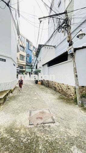 Nhà hẻm xe hơi 105m2, 4 phòng ngủ, đường Nơ Trang Long, Q. Bình Thạnh